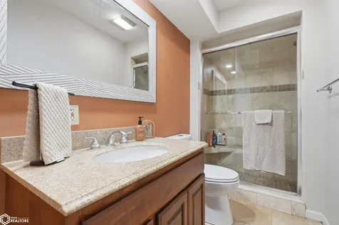 11091 Oak Ridge Road Burlington IA 52601