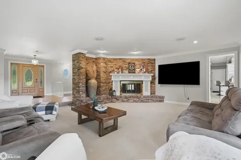 11091 Oak Ridge Road Burlington IA 52601