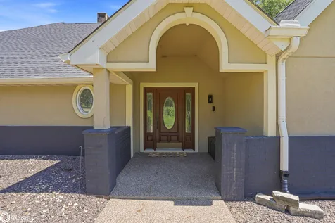 11091 Oak Ridge Road Burlington IA 52601