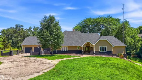 11091 Oak Ridge Road Burlington IA 52601