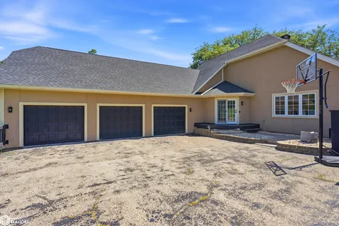 11091 Oak Ridge Road Burlington IA 52601