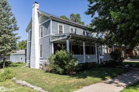 707 N 4th Street Clear Lake IA 50428