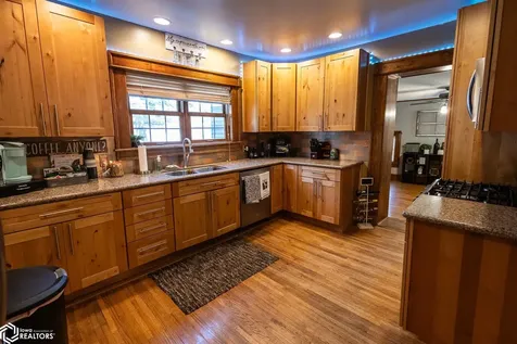 707 N 4th Street Clear Lake IA 50428