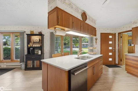 304 S Cedar Street Wapello IA 52653