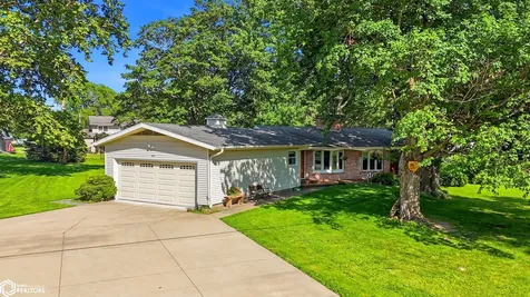 304 S Cedar Street Wapello IA 52653