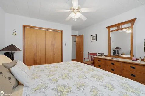 304 S Cedar Street Wapello IA 52653