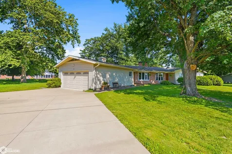 304 S Cedar Street Wapello IA 52653