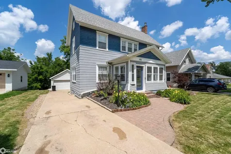 411 Hughes Street Marshalltown IA 50158