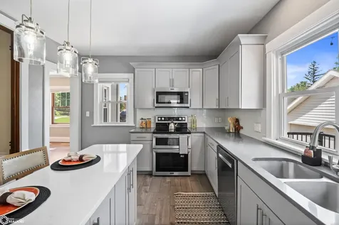 411 Hughes Street Marshalltown IA 50158