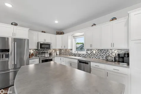 1505 Rylea Drive Clear Lake IA 50428