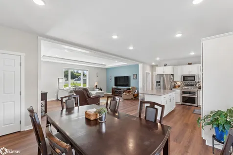 1505 Rylea Drive Clear Lake IA 50428