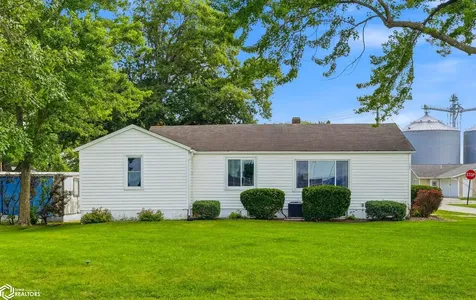 207 W Cummings Wayland IA 52654