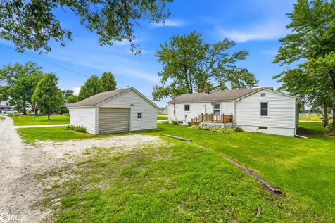 207 W Cummings Wayland IA 52654