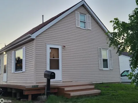 1007 S 7th Avenue Marshalltown IA 50158