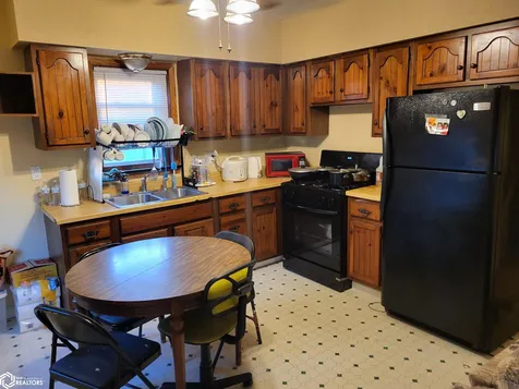 1007 S 7th Avenue Marshalltown IA 50158