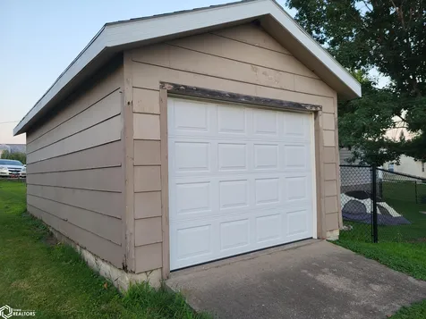 1007 S 7th Avenue Marshalltown IA 50158