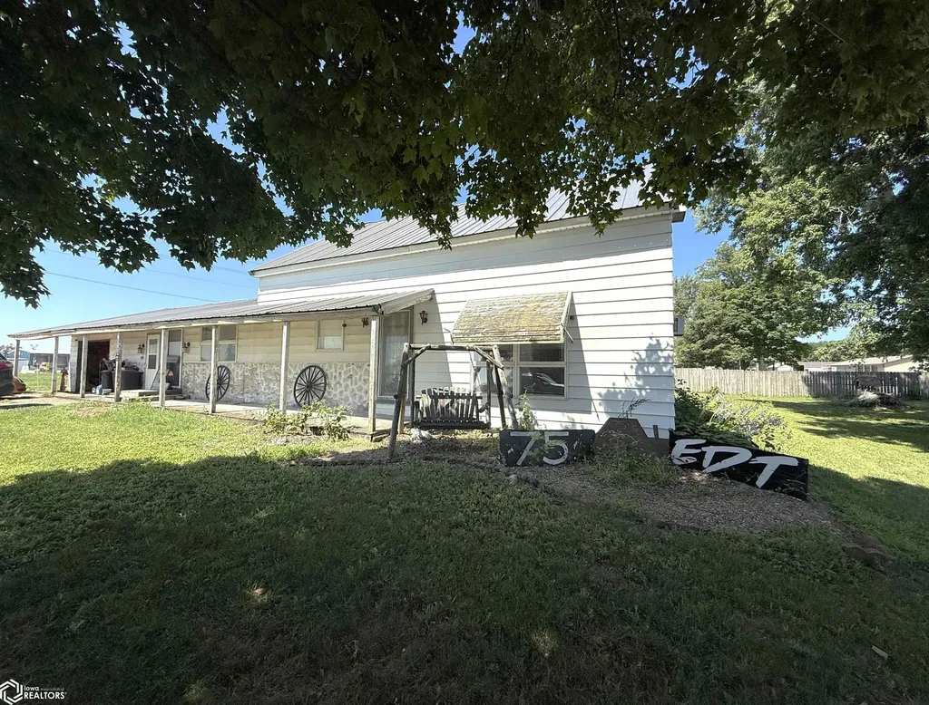 307 S Mulberry Street Richland IA 52585