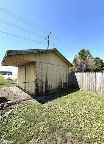 307 S Mulberry Street Richland IA 52585