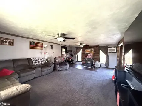 307 S Mulberry Street Richland IA 52585