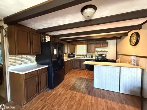 307 S Mulberry Street Richland IA 52585