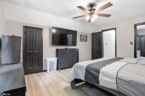 413 E Wheeler Street West Burlington IA 52655