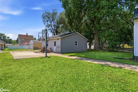 413 E Wheeler Street West Burlington IA 52655