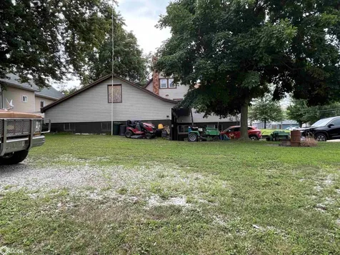 521 S 2nd Street Albia IA 52531