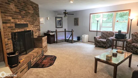 1787 Gilmore Avenue New Hampton IA 50659
