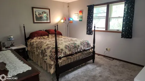 1787 Gilmore Avenue New Hampton IA 50659