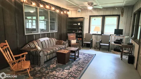 1787 Gilmore Avenue New Hampton IA 50659