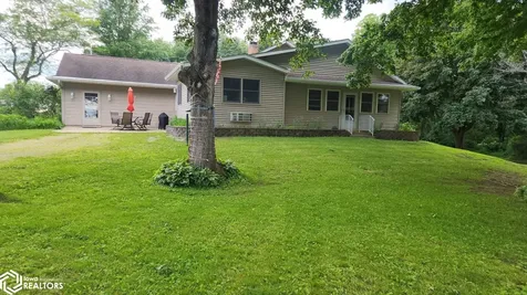 1787 Gilmore Avenue New Hampton IA 50659