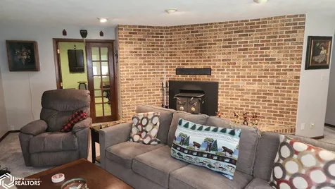1787 Gilmore Avenue New Hampton IA 50659