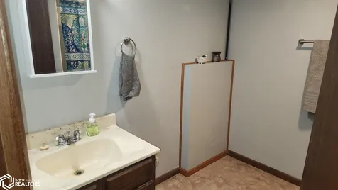 1787 Gilmore Avenue New Hampton IA 50659
