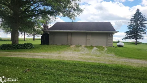1787 Gilmore Avenue New Hampton IA 50659