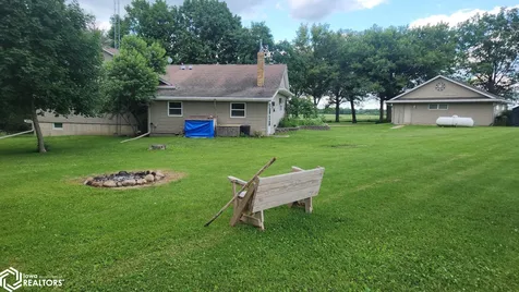 1787 Gilmore Avenue New Hampton IA 50659