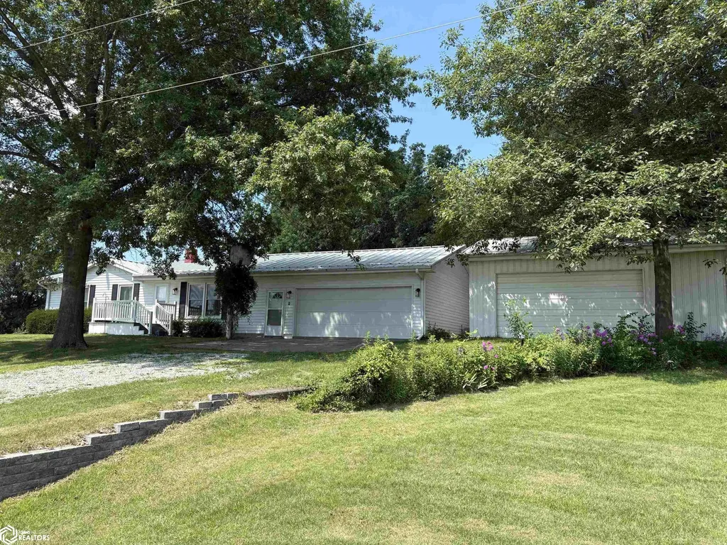 2378 Lilac Court Fairfield IA 52556