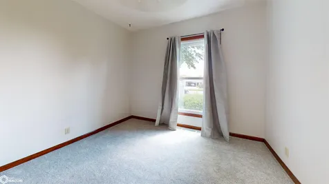 2378 Lilac Court Fairfield IA 52556