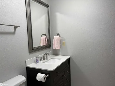2378 Lilac Court Fairfield IA 52556