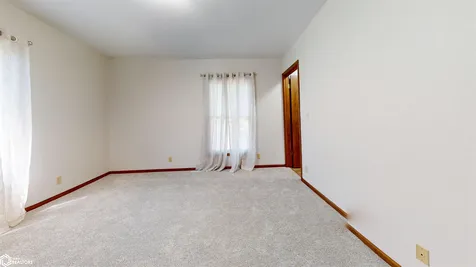 2378 Lilac Court Fairfield IA 52556