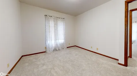 2378 Lilac Court Fairfield IA 52556
