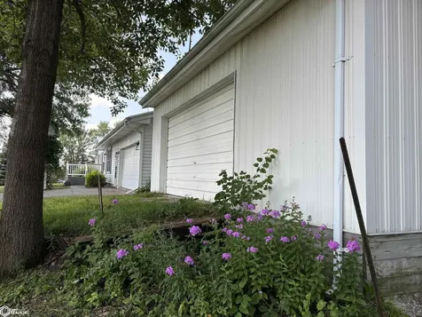 2378 Lilac Court Fairfield IA 52556