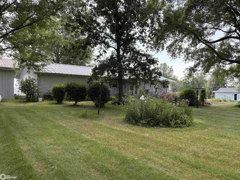 2378 Lilac Court Fairfield IA 52556