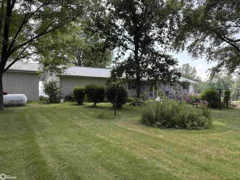 2378 Lilac Court Fairfield IA 52556