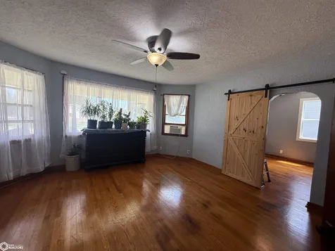 503 S Clinton Street Albia IA 52531