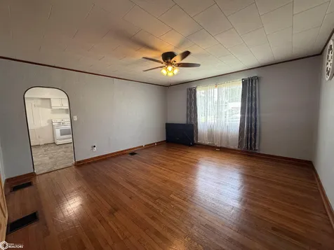 503 S Clinton Street Albia IA 52531