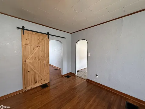 503 S Clinton Street Albia IA 52531