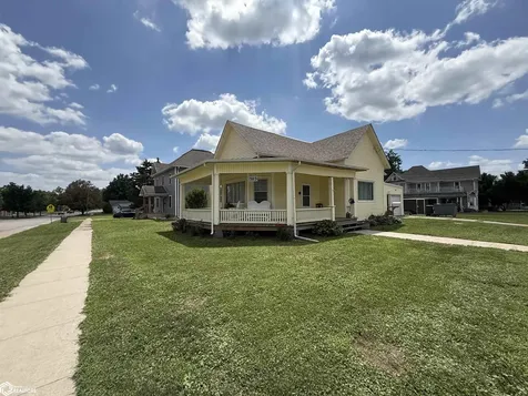 503 S Clinton Street Albia IA 52531