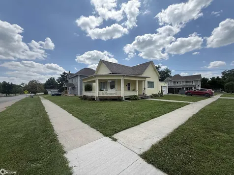 503 S Clinton Street Albia IA 52531