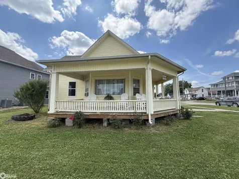 503 S Clinton Street Albia IA 52531