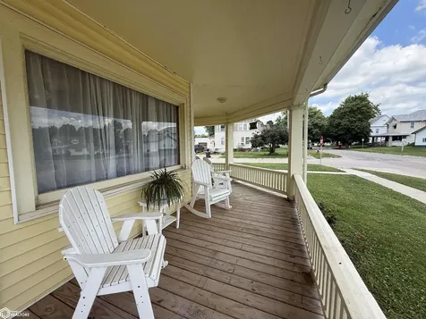 503 S Clinton Street Albia IA 52531